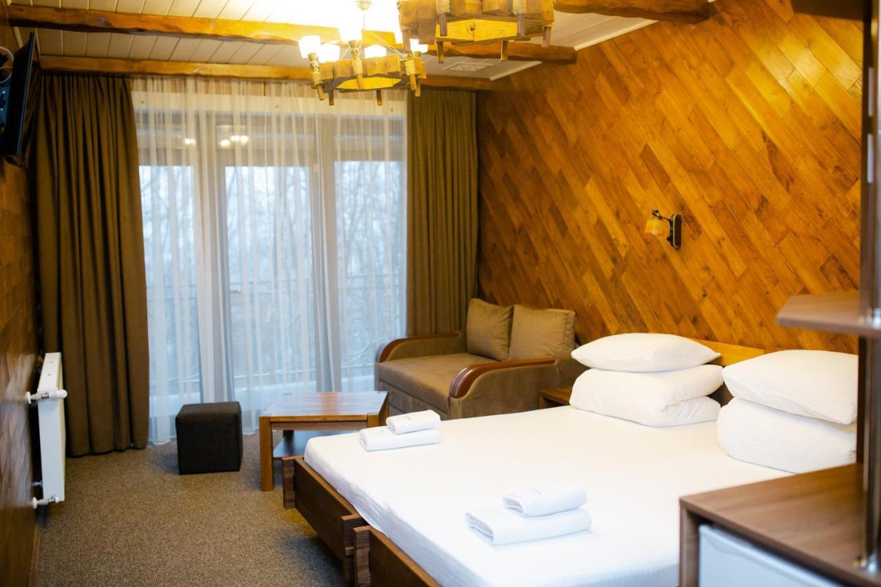 Hotel Zatyshok Svalyava Esterno foto