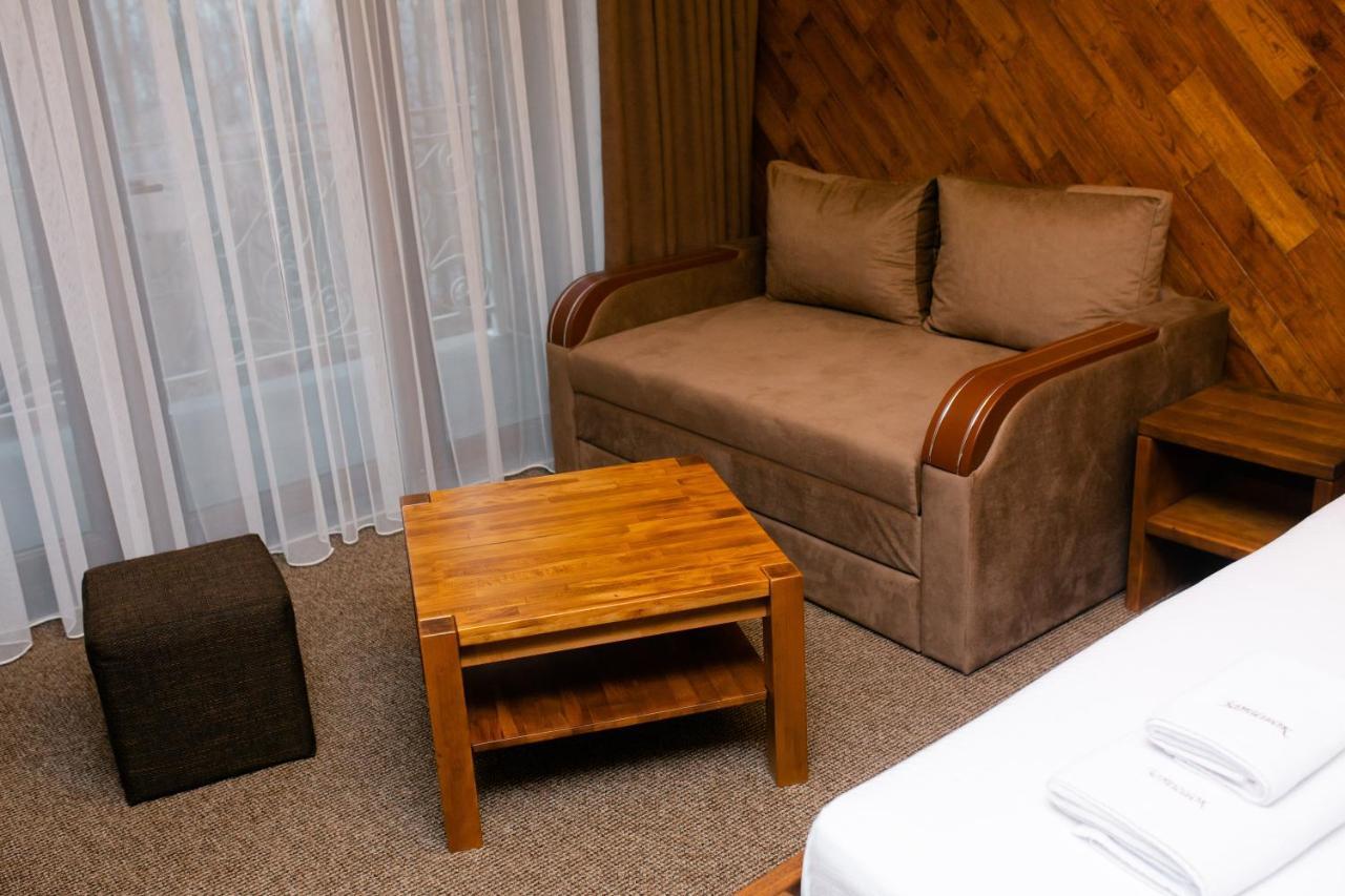 Hotel Zatyshok Svalyava Esterno foto