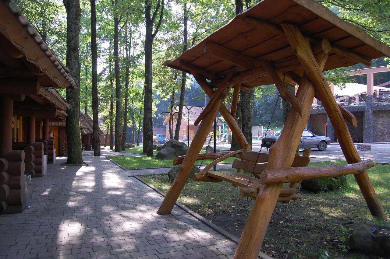 Hotel Zatyshok Svalyava Esterno foto