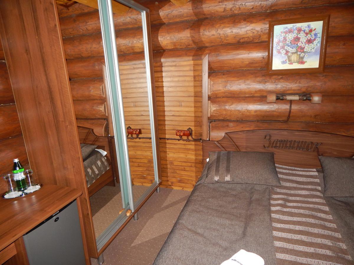 Hotel Zatyshok Svalyava Esterno foto