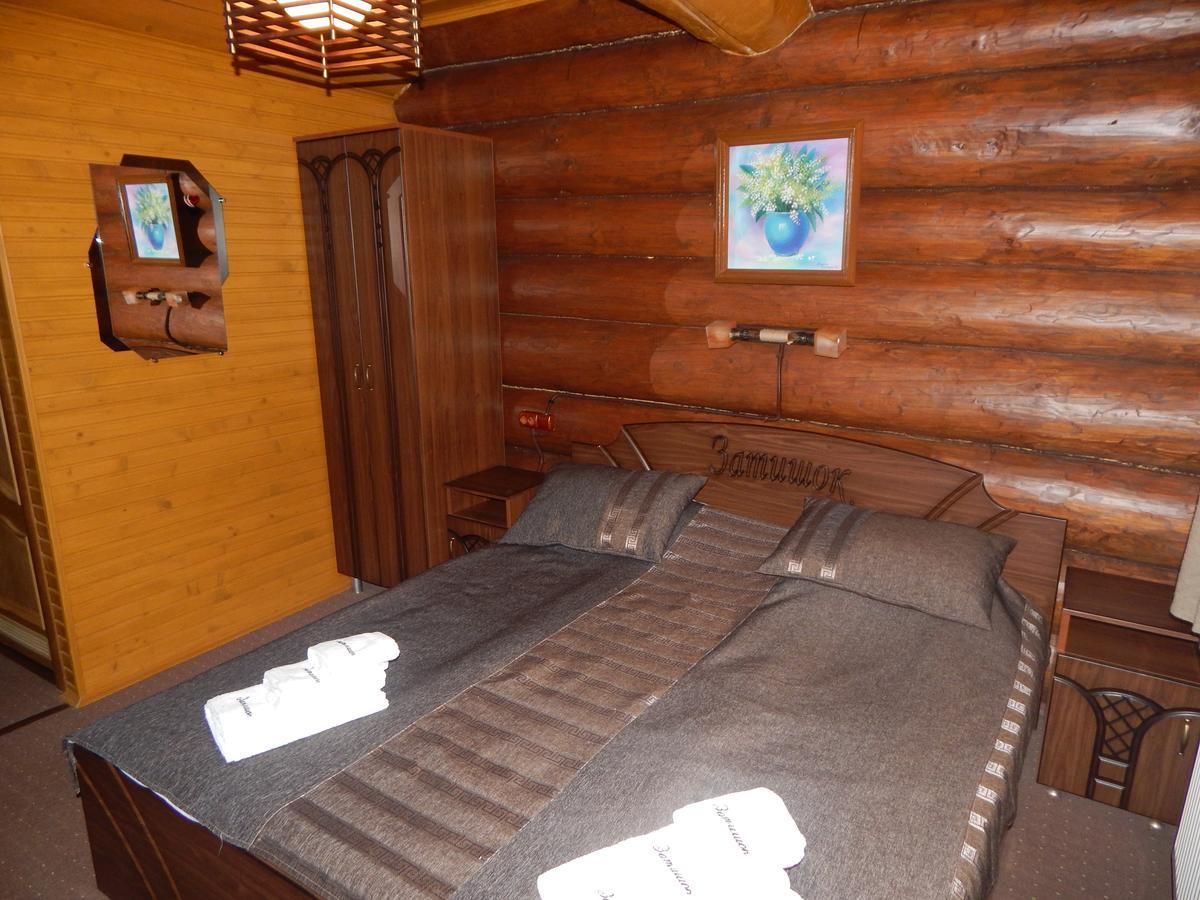 Hotel Zatyshok Svalyava Esterno foto