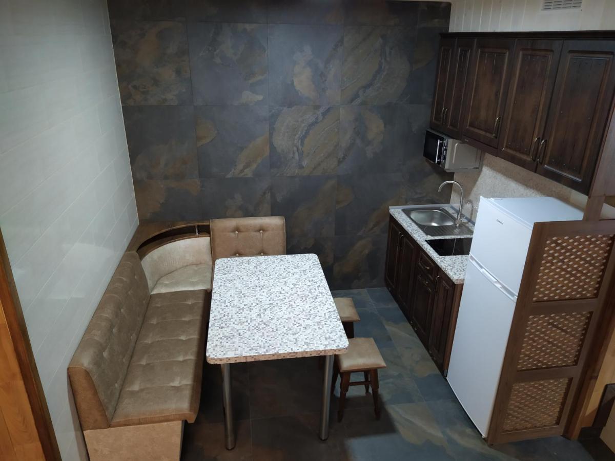 Hotel Zatyshok Svalyava Esterno foto