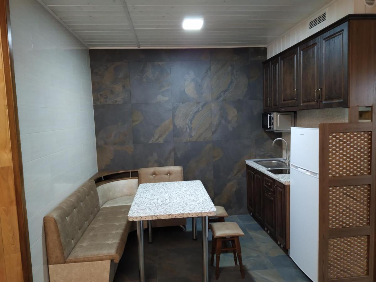 Hotel Zatyshok Svalyava Esterno foto
