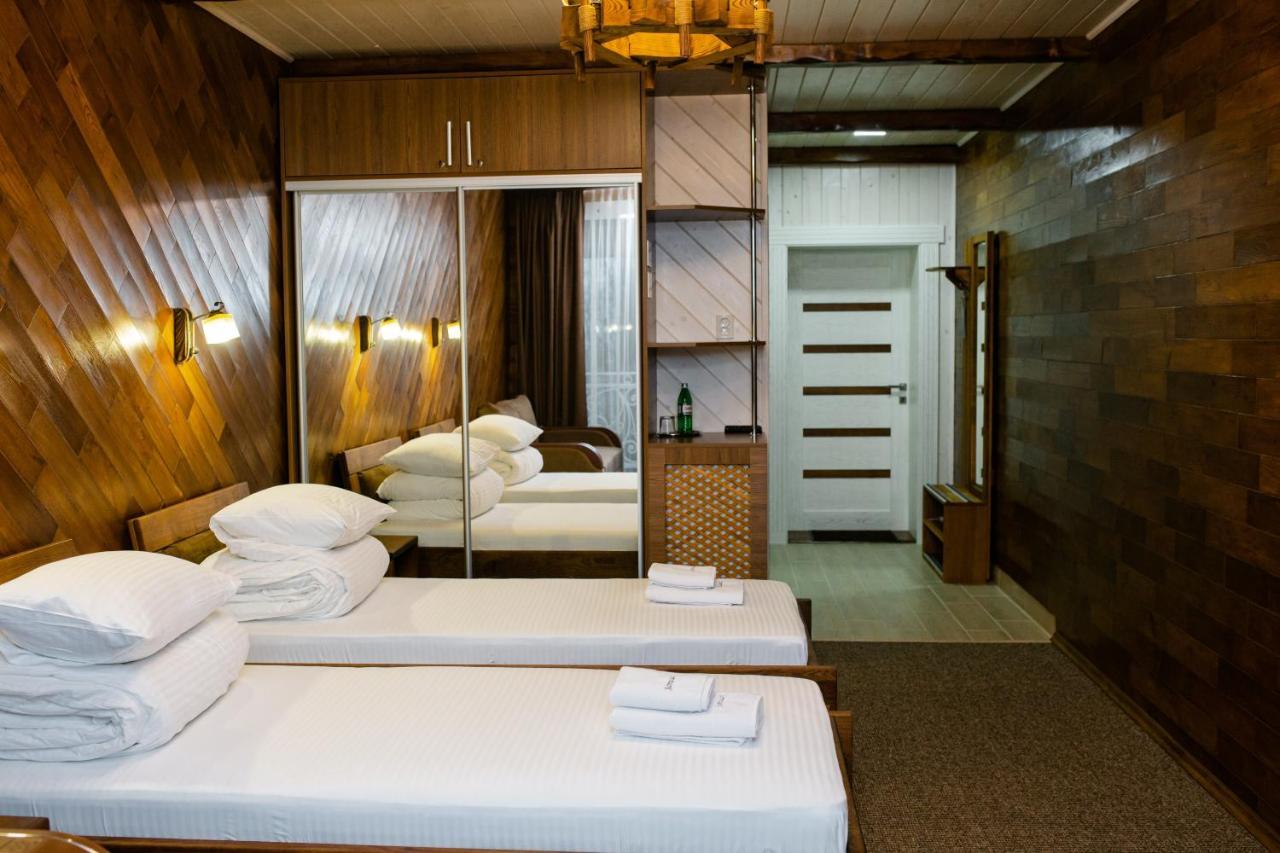 Hotel Zatyshok Svalyava Esterno foto