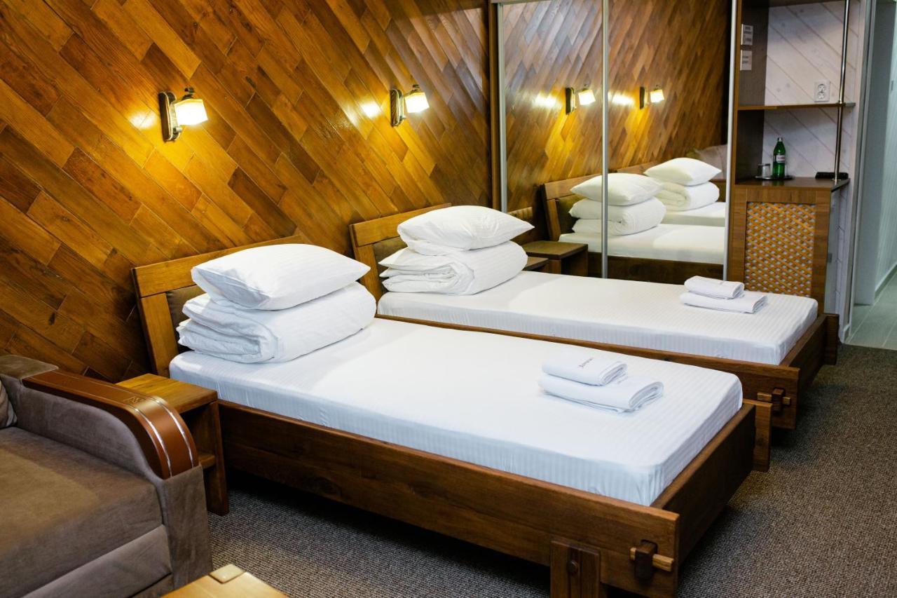 Hotel Zatyshok Svalyava Esterno foto