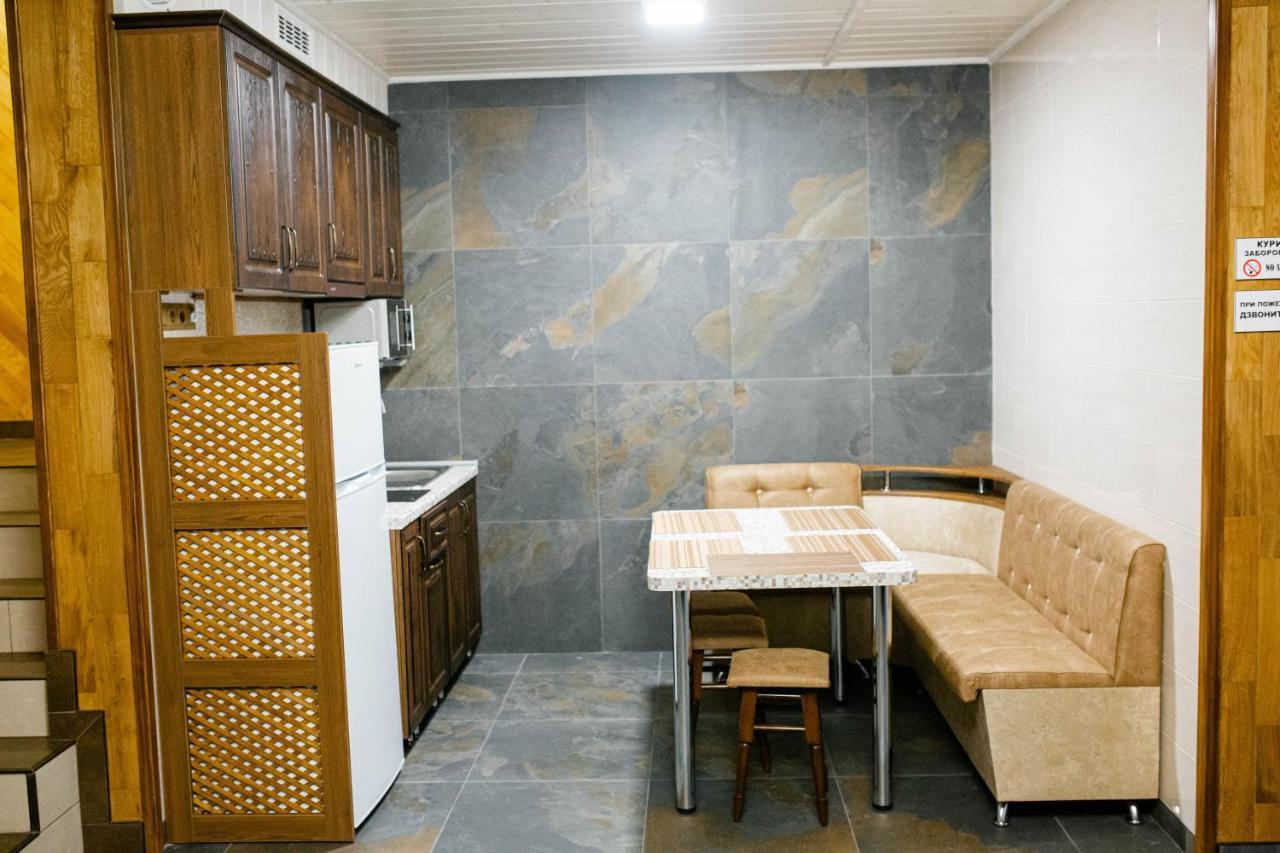 Hotel Zatyshok Svalyava Esterno foto